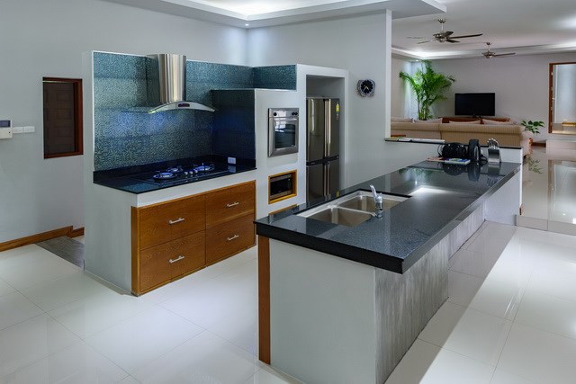 House for sale Pattaya showing the kitchen House for sale Pattaya showing the kitchen