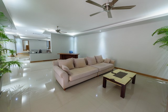 House for sale Pattaya showing the main living room House for sale Pattaya showing the main living room