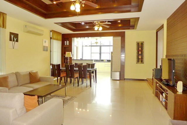 House for sale Pattaya showing the open plan concept House for sale Pattaya showing the open plan concept