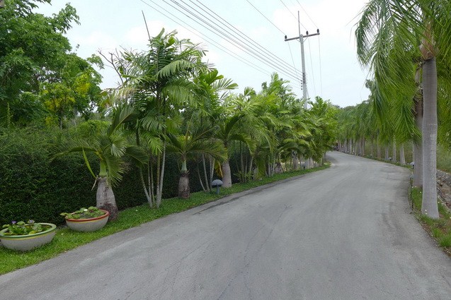 Land for sale Bangsaray Pattaya showing the roads within the project Land for sale Bangsaray Pattaya showing the roads within the project